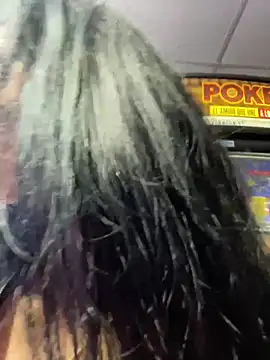 Snapshot of Hot_beauty__ chatting on 09/18/25, 02:02 Hot beauty online show from 09/18/25, 02:02