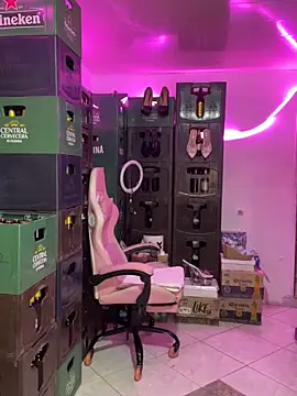 Snapshot of Hot_beauty__ chatting on 09/20/25, 04:02 Hot beauty online show from 09/20/25, 04:02