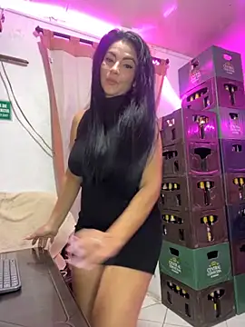 Snapshot of Hot_beauty__ chatting on 10/10/25, 04:55 Hot beauty online show from 10/10/25, 04:55