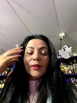 Snapshot of Hot_beauty__ chatting on 10/17/25, 02:59 Hot beauty online show from 10/17/25, 02:59