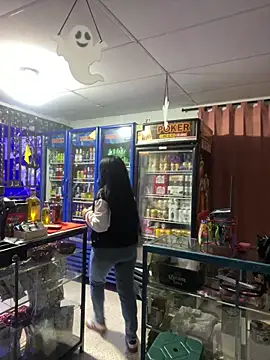 Snapshot of Hot_beauty__ chatting on 10/23/25, 04:12 Hot beauty online show from 10/23/25, 04:12