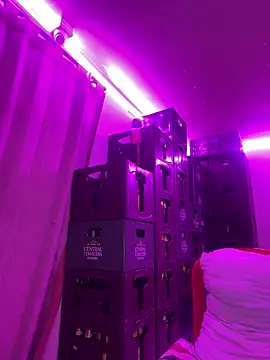 Hot beauty   online show from 12/20/25, 04:52