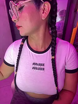 Hot beauty   online show from 03/20/26, 03:44