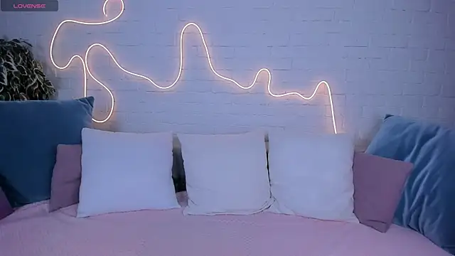 Snapshot of rossy_babe_ chatting on 01/24/25, 12:42 rossy babe online show from 01/24/25, 12:42