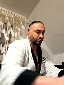 Snapshot of NewyorkDimi chatting on 12/22/24, 08:14 NewyorkDimi online show from 12/22/24, 08:14