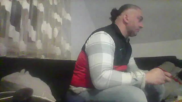 Snapshot of NewyorkDimi chatting on 02/02/25, 07:57 NewyorkDimi online show from 02/02/25, 07:57
