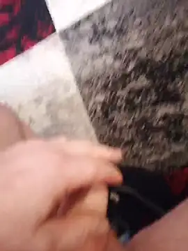 Snapshot of Warumnicht1980 chatting on 10/29/25, 09:33 Warumnicht1980 online show from 10/29/25, 09:33