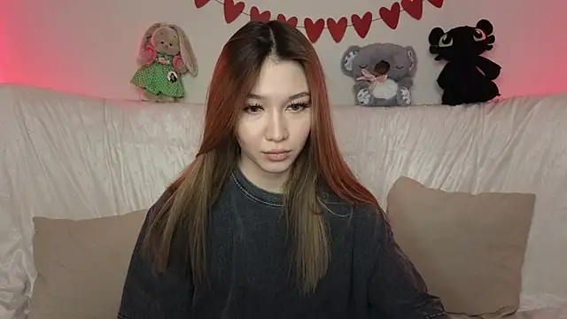Snapshot of LuxuryGirl__ chatting on 02/23/25, 12:48 LuxuryGirl online show from 02/23/25, 12:48