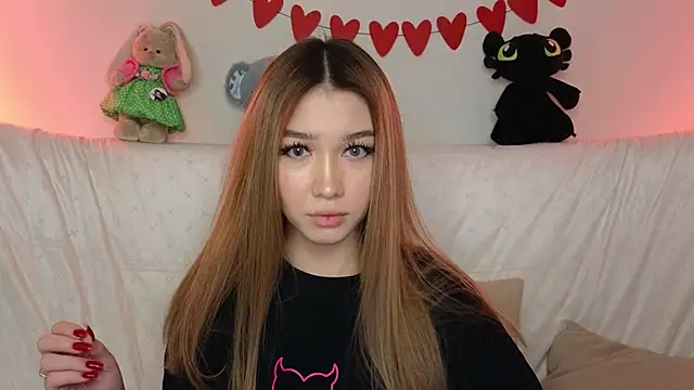 Snapshot of LuxuryGirl__ chatting on 02/27/25, 12:23 LuxuryGirl online show from 02/27/25, 12:23