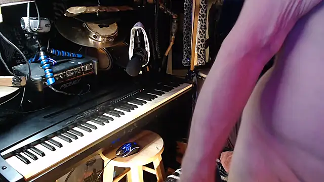 DREAMZ420 online show from 10/13/25, 09:42