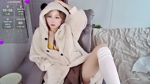 Xiaoyu-G online show from 03/02/25, 08:16