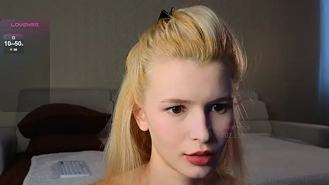 Snapshot of elsa_limerence chatting on 02/07/25, 08:44 elsa limerence online show from 02/07/25, 08:44