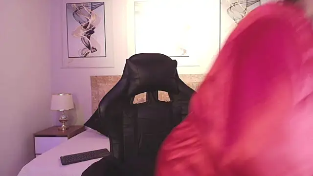 Snapshot of lyn_adamns chatting on 12/22/24, 02:38 lyn adamns online show from 12/22/24, 02:38