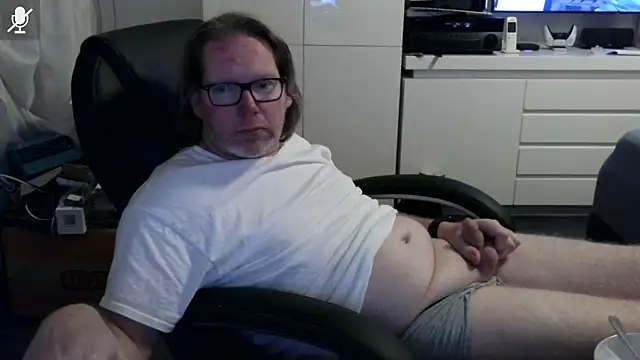 Snapshot of VSteph chatting on 05/08/26, 12:16 VSteph online show from 05/08/26, 12:16