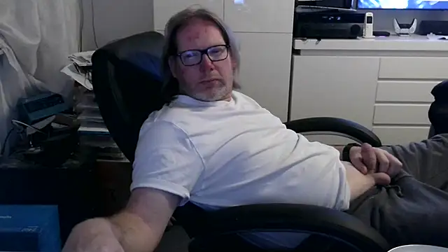 Snapshot of VSteph chatting on 05/14/26, 11:00 VSteph online show from 05/14/26, 11:00
