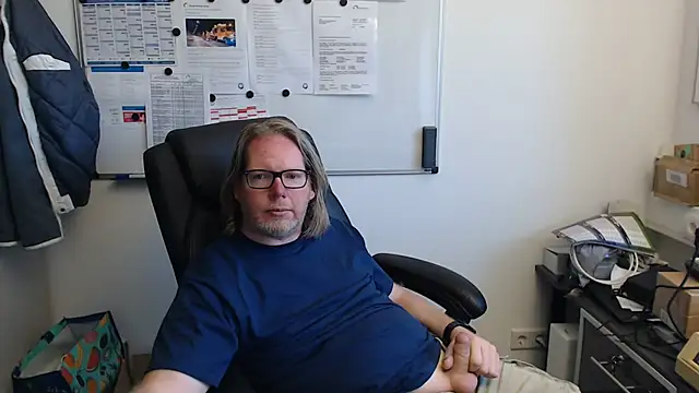 Snapshot of VSteph chatting on 06/01/26, 05:36 VSteph online show from 06/01/26, 05:36