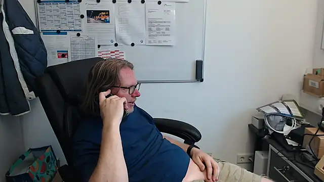 Snapshot of VSteph chatting on 06/02/26, 03:25 VSteph online show from 06/02/26, 03:25