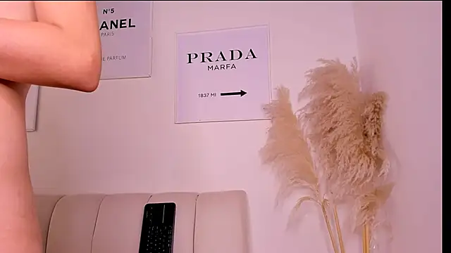 april higgins online show from 03/03/25, 05:07