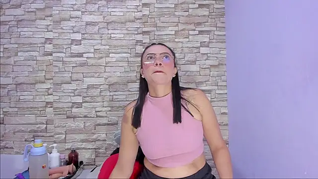 nicollee18 online show from 09/09/25, 11:59
