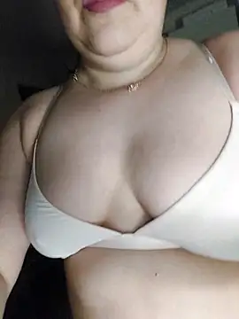 Snapshot of Tamara1955 chatting on 02/19/25, 07:27 Tamara1955 online show from 02/19/25, 07:27