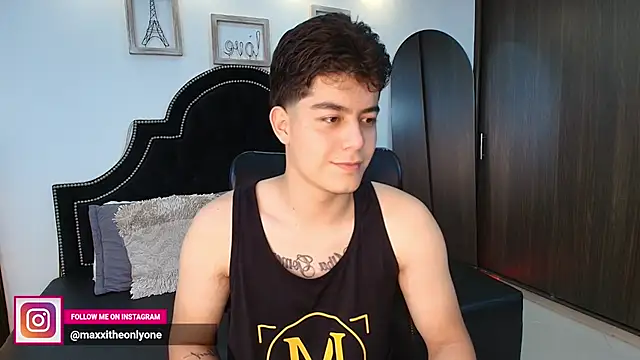 Snapshot of MaxxiCruz chatting on 09/22/25, 11:07 MaxxiCruz online show from 09/22/25, 11:07