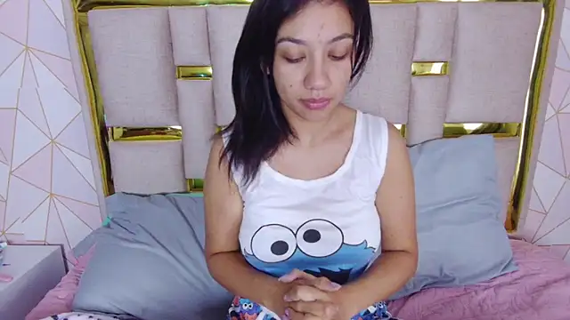 Snapshot of nina_carther chatting on 05/19/26, 11:05 nina carther online show from 05/19/26, 11:05