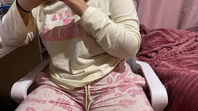 hannahcdmx online show from 11/08/25, 09:35