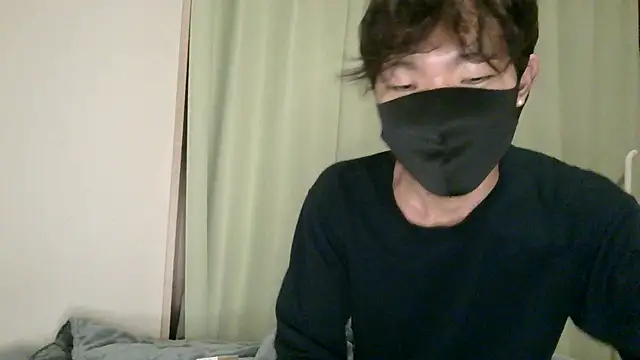 Snapshot of UKI06 chatting on 12/15/24, 06:37 UKI06 online show from 12/15/24, 06:37