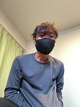 Snapshot of UKI06 chatting on 01/06/25, 04:36 UKI06 online show from 01/06/25, 04:36