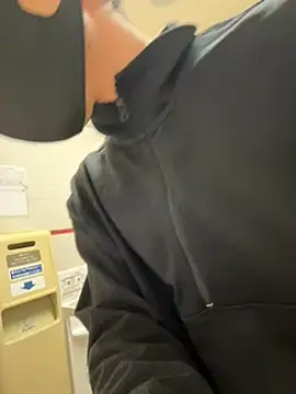 Snapshot of UKI06 chatting on 01/14/25, 07:59 UKI06 online show from 01/14/25, 07:59