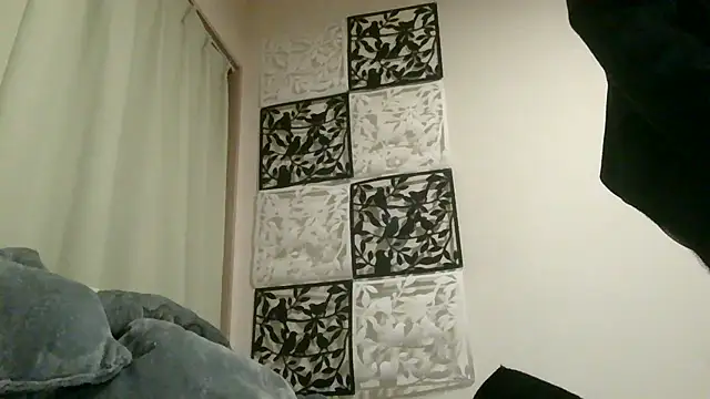 Snapshot of UKI06 chatting on 03/06/25, 01:35 UKI06 online show from 03/06/25, 01:35