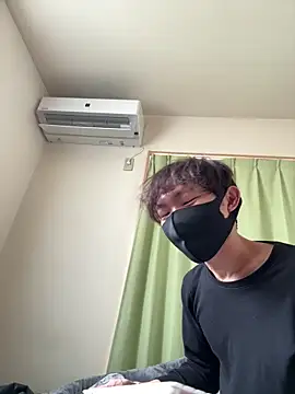 Snapshot of UKI06 chatting on 03/19/25, 04:14 UKI06 online show from 03/19/25, 04:14