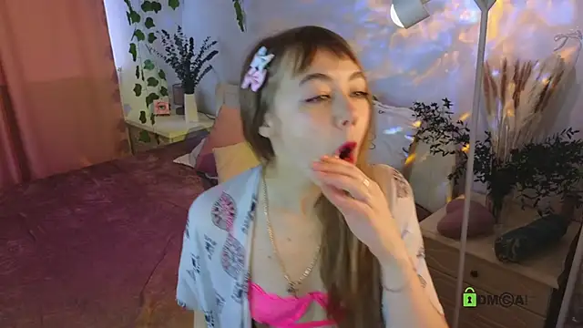 Hello Vivienne online show from 09/17/25, 01:46