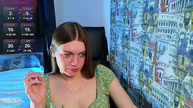 Snapshot of Lovella_Lips chatting on 02/23/25, 11:44 Lovella Lips online show from 02/23/25, 11:44