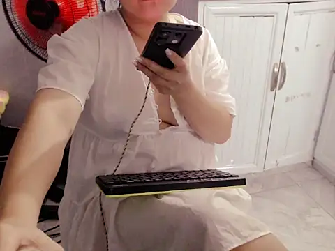 Snapshot of Asian_girl19 chatting on 02/27/26, 12:27 Asian girl19 online show from 02/27/26, 12:27