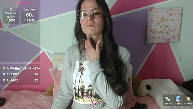 Snapshot of Mily_Miley chatting on 03/03/25, 10:42 Mily Miley online show from 03/03/25, 10:42