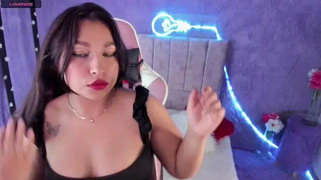 Snapshot of Diosa-afrodita chatting on 03/05/25, 11:28 Diosa-afrodita online show from 03/05/25, 11:28