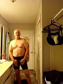 Snapshot of marc1812 chatting on 12/05/24, 05:37 marc1812 online show from 12/05/24, 05:37