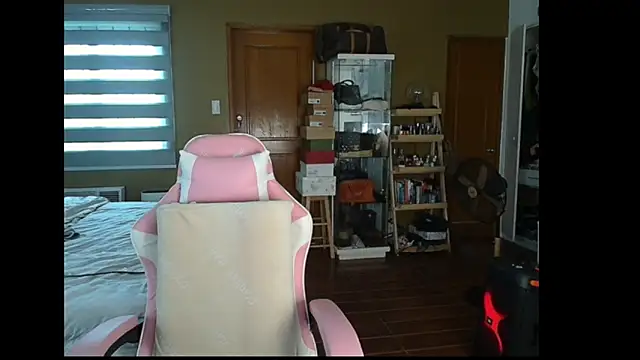 Snapshot of aya_saki chatting on 01/15/25, 07:37 aya saki online show from 01/15/25, 07:37