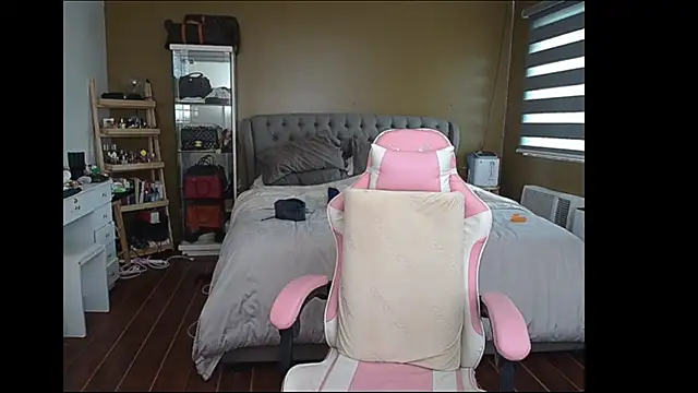 Snapshot of aya_saki chatting on 02/13/25, 07:35 aya saki online show from 02/13/25, 07:35