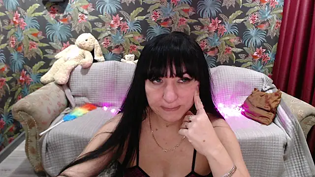 Snapshot of SusanLaNice chatting on 11/19/25, 01:55 SusanLaNice online show from 11/19/25, 01:55