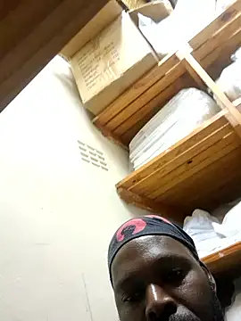 Snapshot of Touch_mysoul chatting on 11/25/25, 12:16 Touch mysoul online show from 11/25/25, 12:16