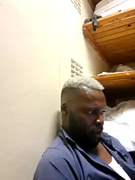 Snapshot of Touch_mysoul chatting on 12/18/25, 03:51 Touch mysoul online show from 12/18/25, 03:51