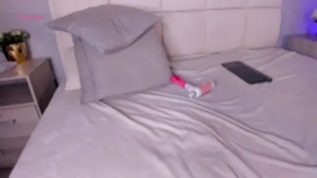 emma brooks1 online show from 03/01/25, 10:42