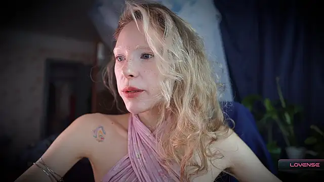  Phantom thread  online show from 11/24/25, 09:20