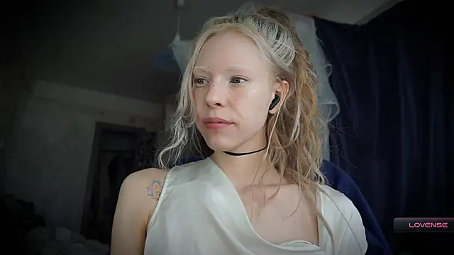  Phantom thread  online show from 03/17/26, 10:18