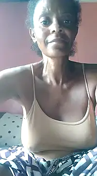 Snapshot of sweets_80 chatting on 02/28/25, 09:15 sweets 80 online show from 02/28/25, 09:15