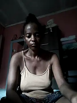 Snapshot of sweets_80 chatting on 03/15/25, 04:35 sweets 80 online show from 03/15/25, 04:35