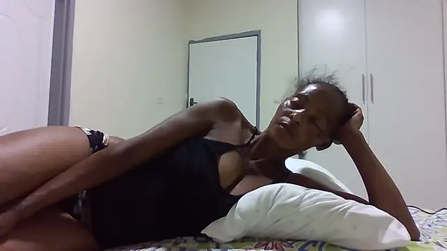 Snapshot of sweets_80 chatting on 10/22/25, 08:19 sweets 80 online show from 10/22/25, 08:19