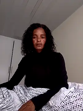 Snapshot of sweets_80 chatting on 11/06/25, 02:51 sweets 80 online show from 11/06/25, 02:51